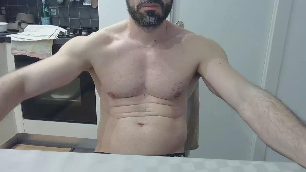 toptrainerr from Cam4