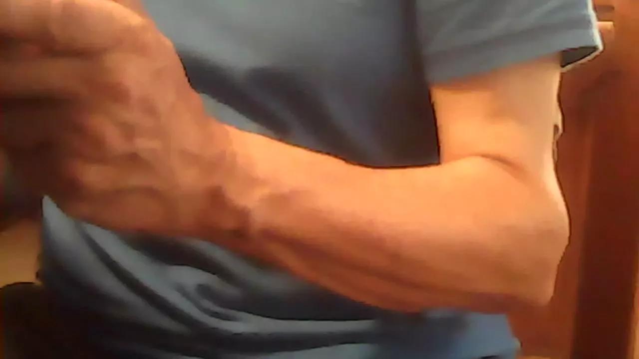 TUYOh webcams show profile image 