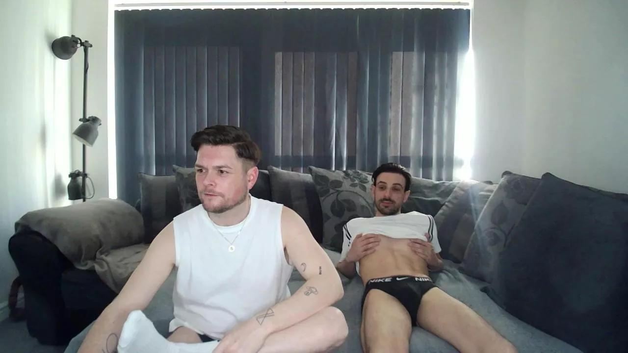 TwoTwinkHusband from Cam4