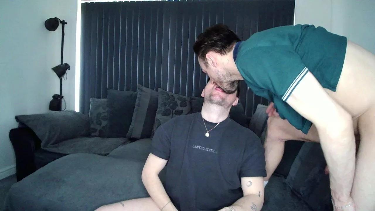 TwoTwinkHusband from Cam4
