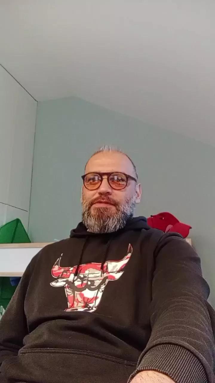 Vincenzodg webcams show profile image 