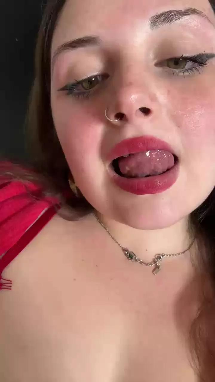 Xtheprettyex webcams show profile image 