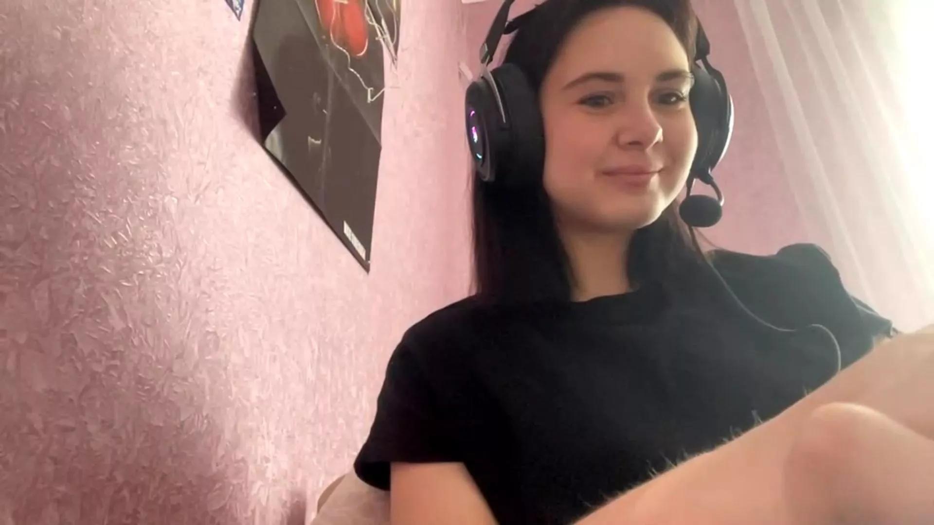 ZENDAYAS_EYES webcams show profile image 
