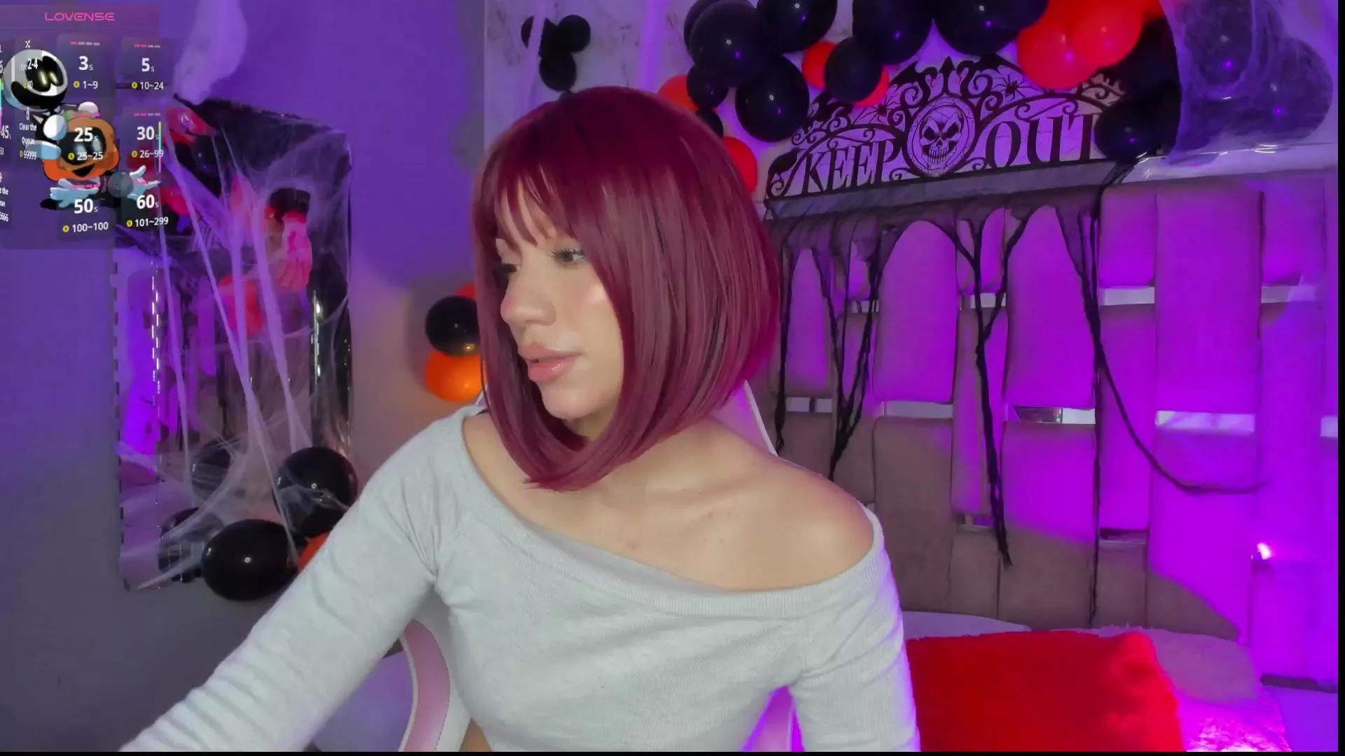 ZharaLux webcams show profile image 