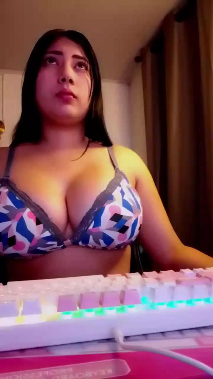 Zoe_kimm webcams show profile image 
