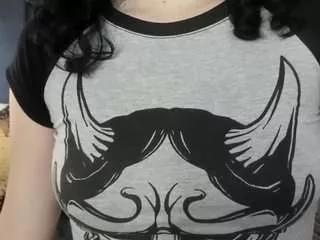 adeelinee from CamSoda