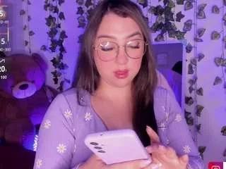 adhara-wlliams from CamSoda