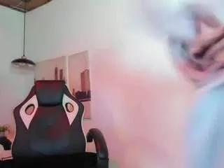 alaia-cute from CamSoda