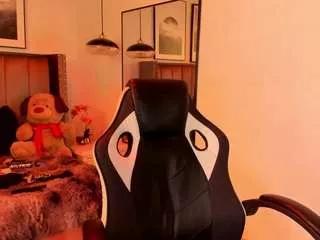 alaia-cute from CamSoda
