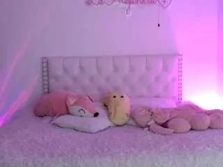alelennoxxx from CamSoda