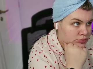 allybabyy from CamSoda
