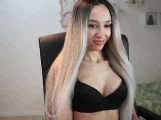 amailiuu from CamSoda