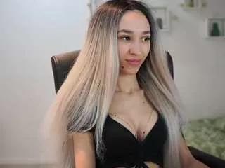 amailiuu from CamSoda