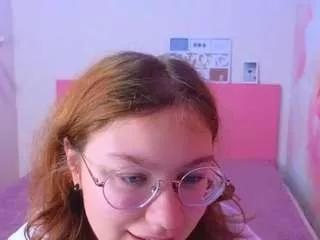 angelinalow on CamSoda