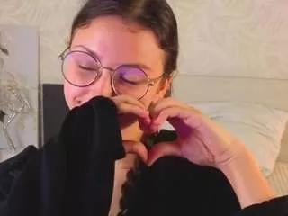 annatussey from CamSoda