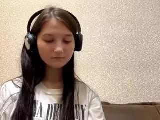 Aurorareddy webcams show profile image 