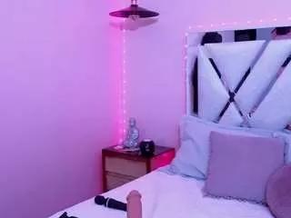 bella-thix from CamSoda