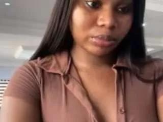 bellaann from CamSoda