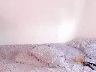 bellahottestt from CamSoda