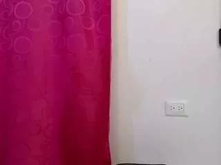 Black18flower18 webcams show profile image 