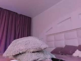 cuddlykittenn from CamSoda