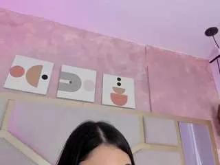 dollsweety from CamSoda