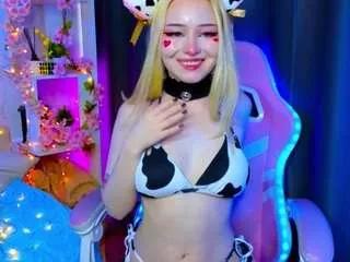 dollyeast from CamSoda