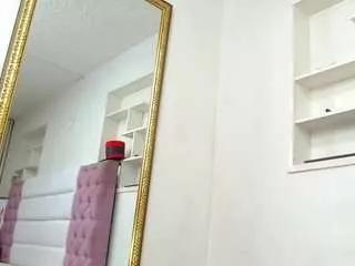 dollytinny from CamSoda