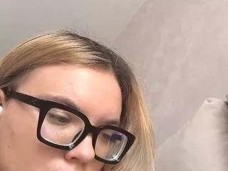 elenefulwood from CamSoda