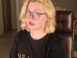 elielee from CamSoda