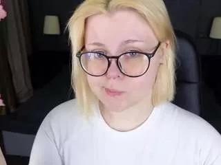 elielee from CamSoda