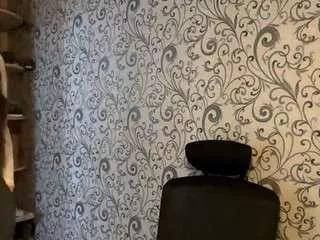 Elinaloesch webcams show profile image 