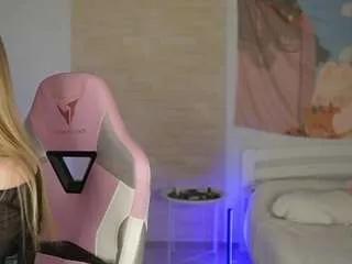 ellyary from CamSoda