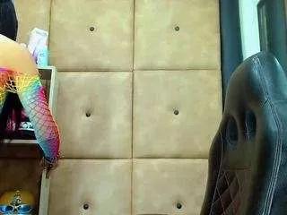 emma-rosh from CamSoda