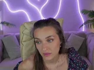 emmyskyy from CamSoda