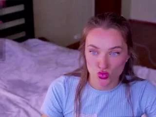 emmyskyy from CamSoda