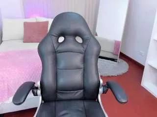 emyy-rosse from CamSoda