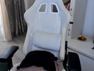 eveeevian from CamSoda
