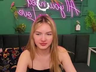 evelineamore from CamSoda