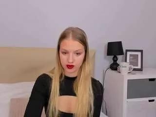 evettemodel from CamSoda