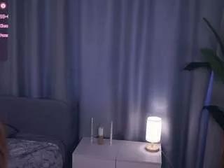 hannahlella from CamSoda