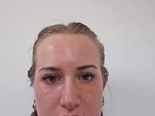 hannylouisa from CamSoda