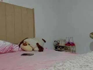 holly-brooke from CamSoda