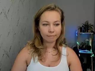 holly95love from CamSoda