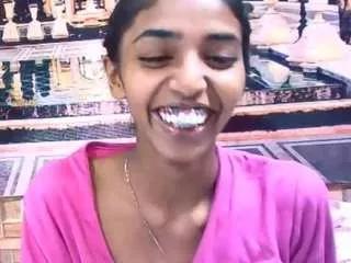 indiansexyslender from CamSoda
