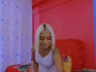 Indiansumaya webcams show profile image 