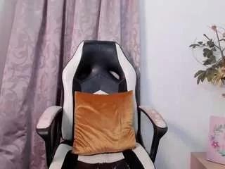 isi-cute from CamSoda