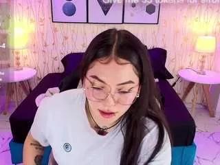 issareel from CamSoda