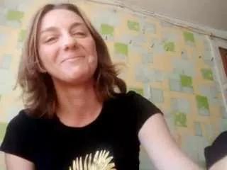 Ivelissemaura webcams show profile image 