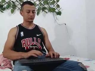 Jacoblatinhot webcams show profile image 
